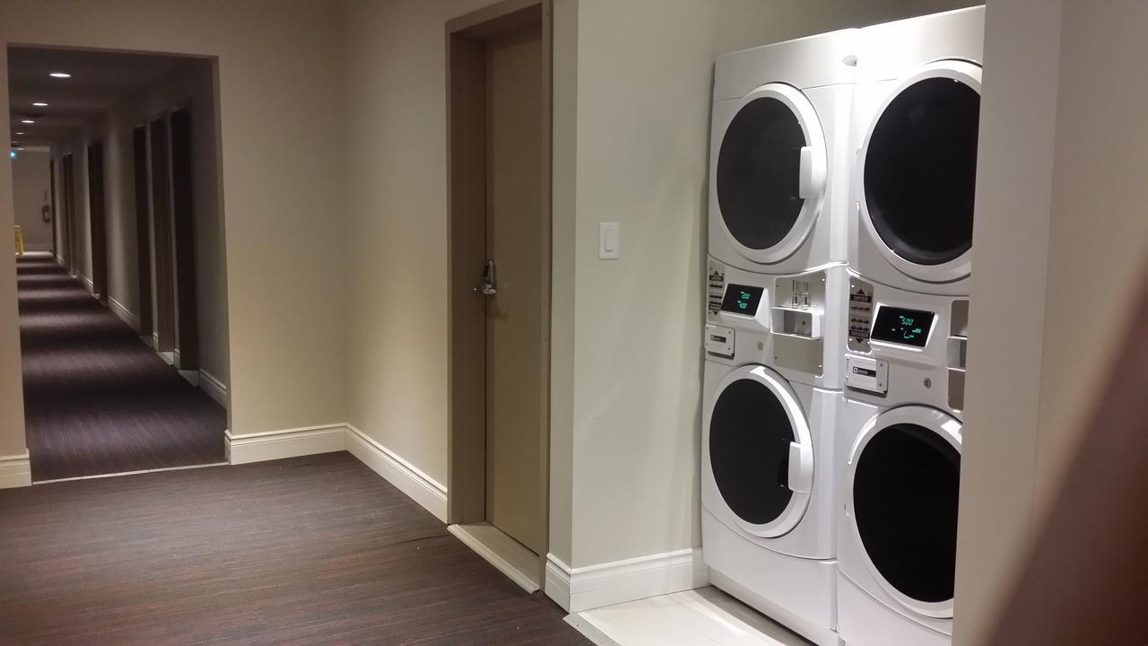 The Lion Inn & Suites Chetwynd Extérieur photo