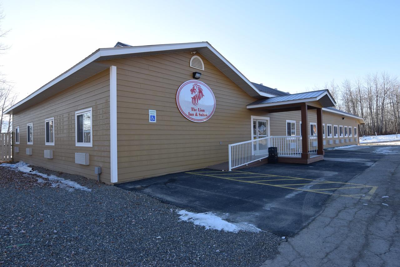The Lion Inn & Suites Chetwynd Extérieur photo
