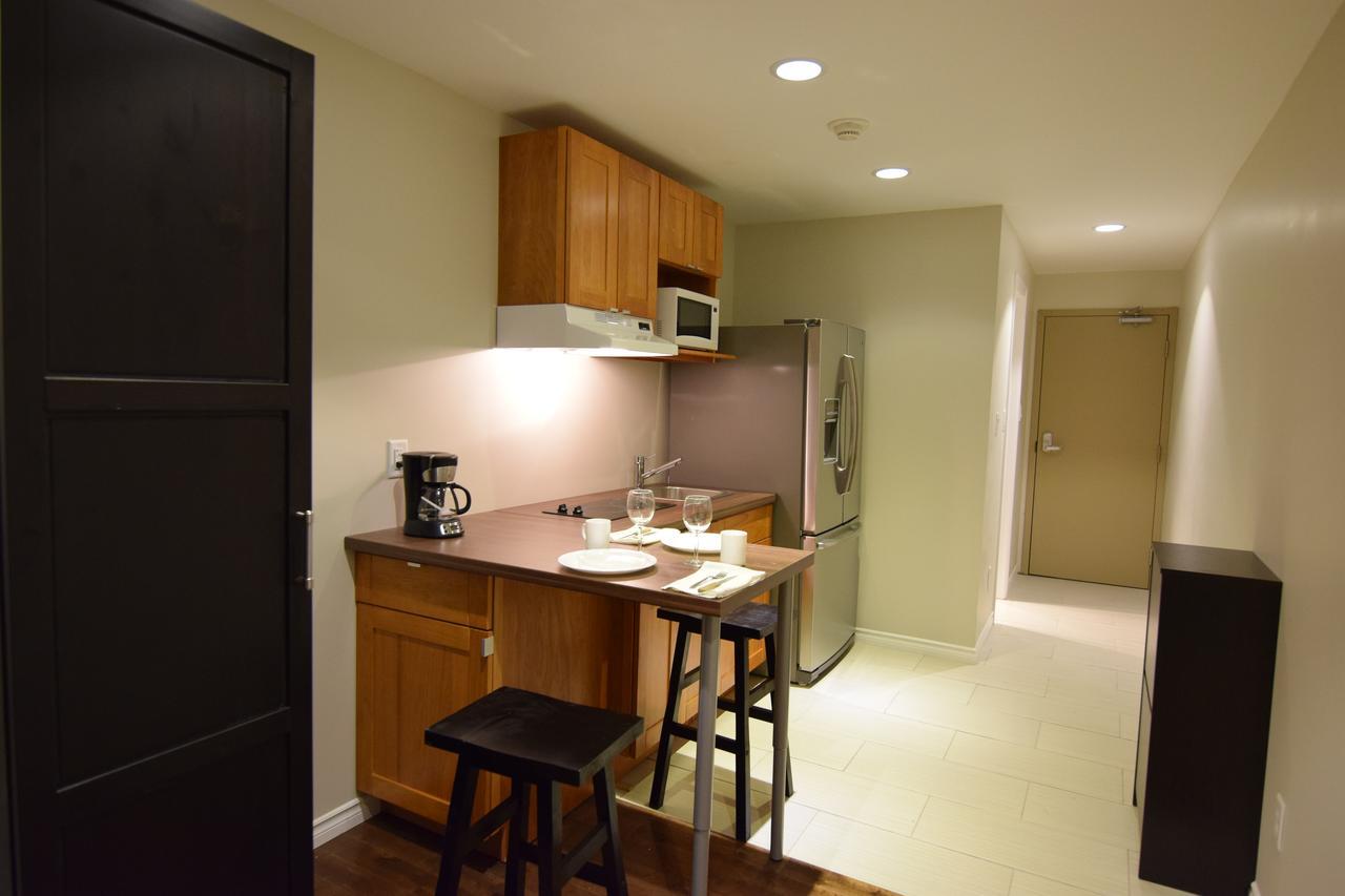 The Lion Inn & Suites Chetwynd Extérieur photo